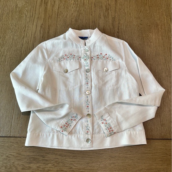 J.H. Collectibles Lightweight Embroidered Button Down Jacket Size Medium White - Picture 4 of 10